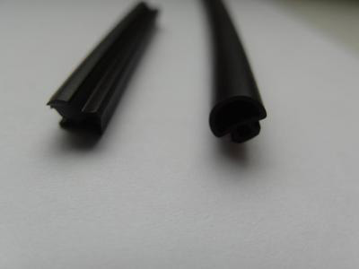 produttore di coperture per tubi flessibili in gomma siliconica in Polonia
